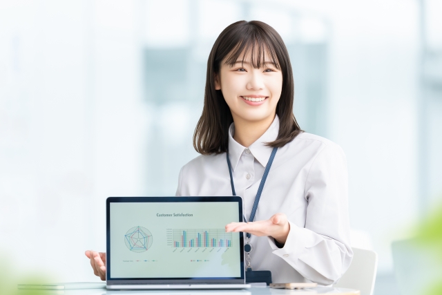 規制遵守対応のために金融DXを推進した企業例を示す様子を表したイメージ