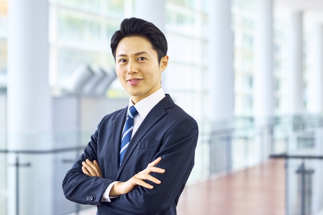 金融業界のDX推進のために生成AI導入を推奨する様子を表したイメージ