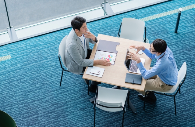 金融DXの推進とアプリ開発の重要性を示したイメージ