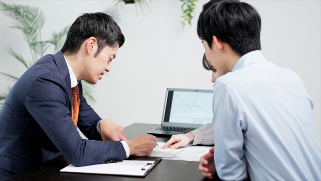 営業組織力を向上させるための金融DX推進ステップを示す様子を表したイメージ