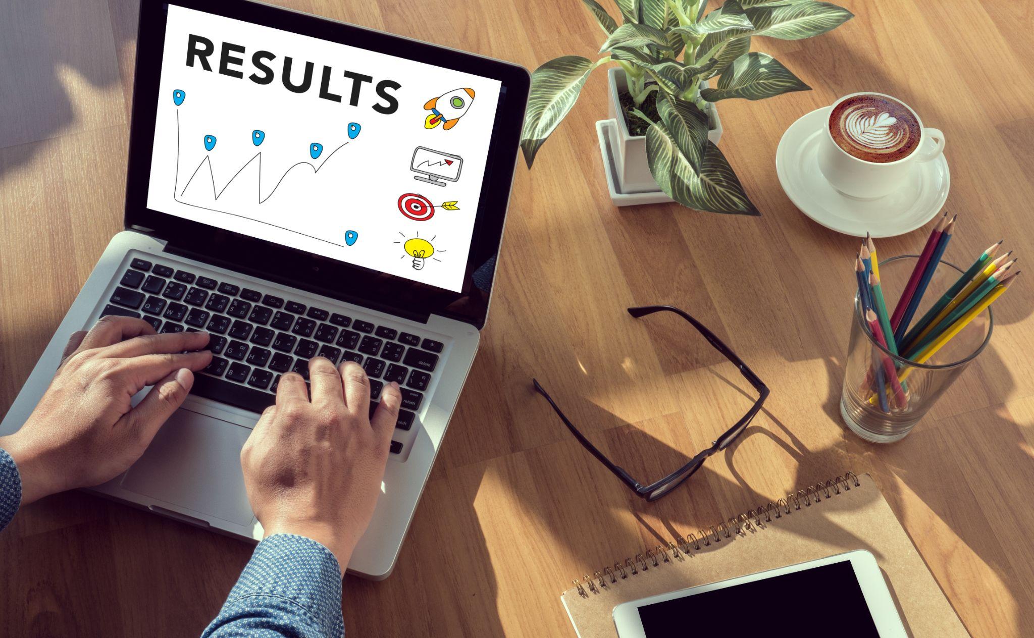 金融DXで戦略策定が重要な理由を示すイメージ