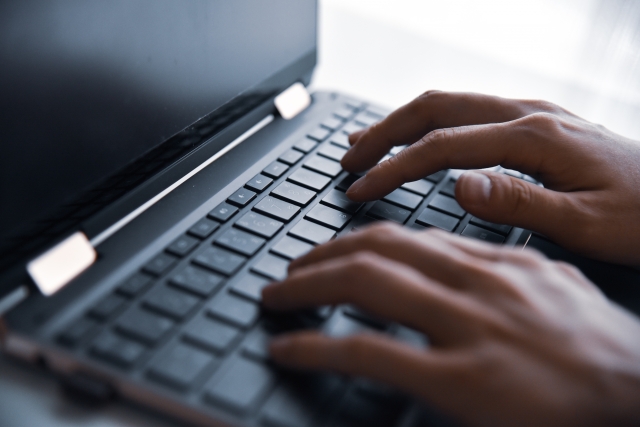 金融DXでデータ分析を活用するメリットについて表したイメージ