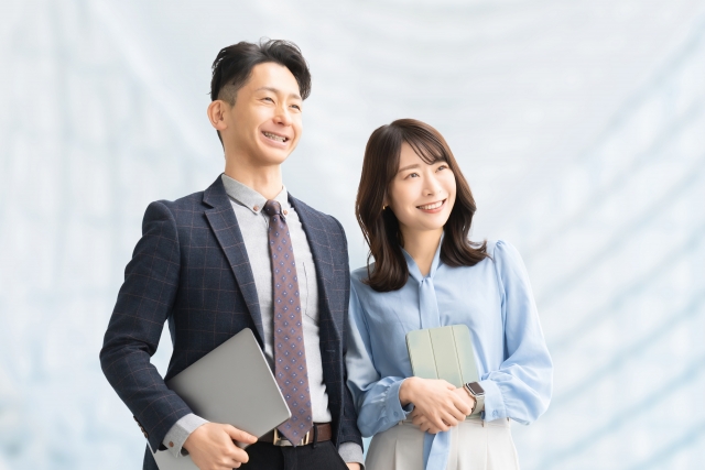 金融DXを推進によりスマートATMの開発が進む理由を示したイメージ