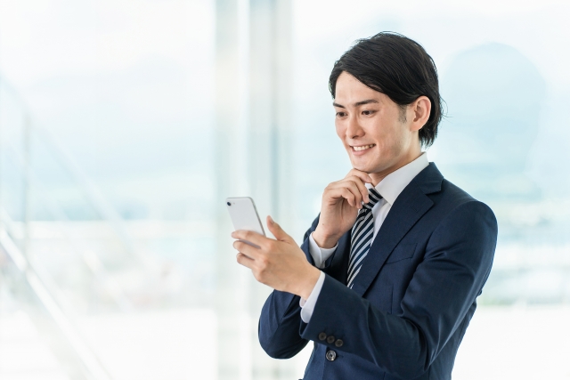 金融DXと株の自動売買の関係を示したイメージ