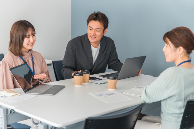 金融DX推進のために正しい現状把握をしている様子を表したイメージ