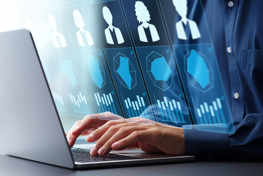 市場に溢れる多種多様な選択肢の中から自社の課題解決に直結するパートナーとしてのツールを慎重に見極める人事評価DXのイメージ