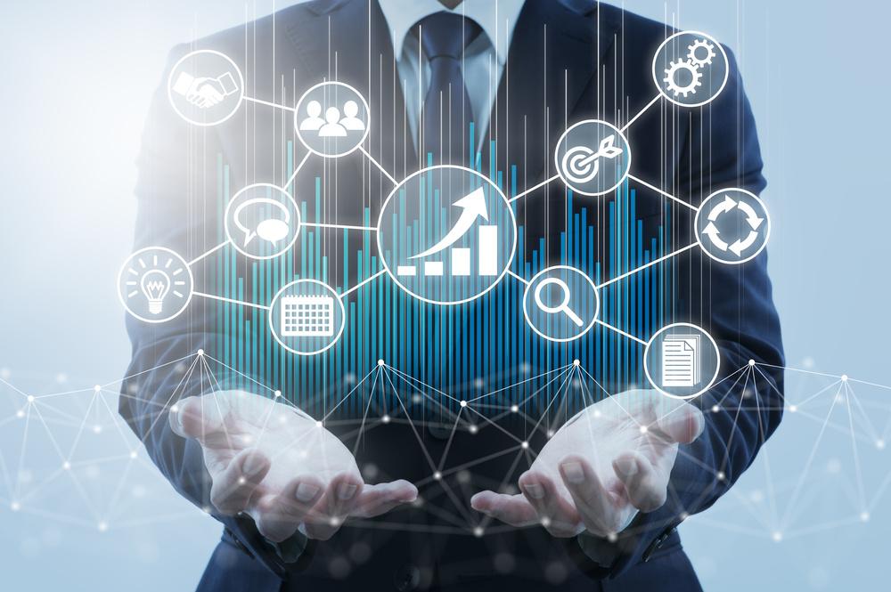 電子帳簿保存法への対応や2025年の崖という外部環境の変化をデジタル化によって克服し経営基盤を強固にする経理DXのイメージ