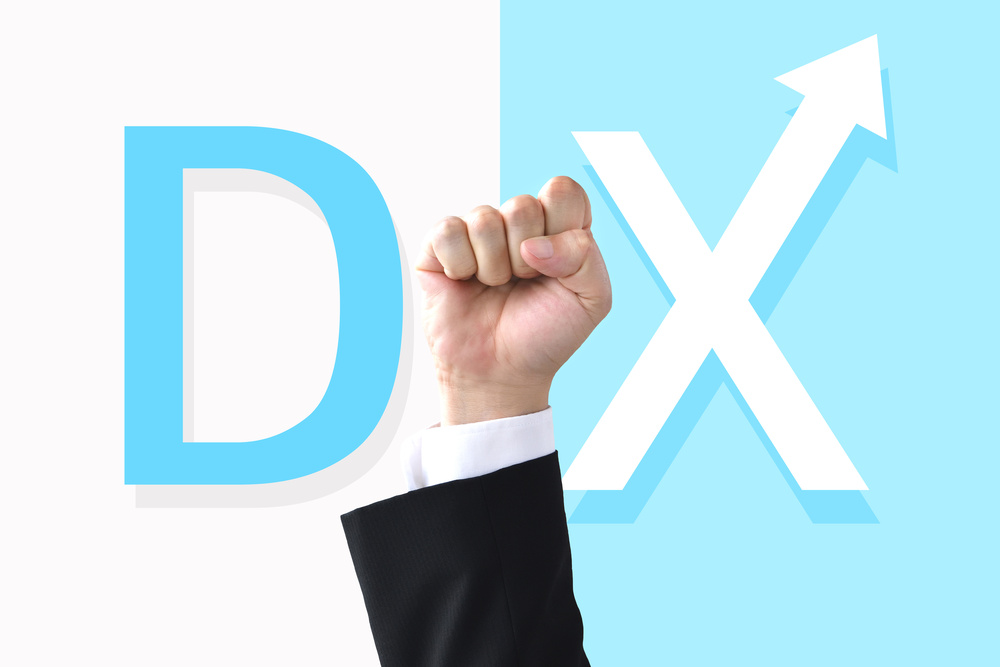 実際に変革を成し遂げた他社の事例を羅針盤として参照し自社の取り組みを具体化しながら確かな成果へと導く人事DX成功のイメージ