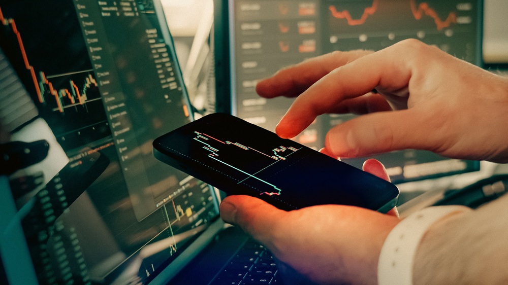 DX成功事例の共通点を分析し自社の課題解決につなげるDX推進のイメージ
